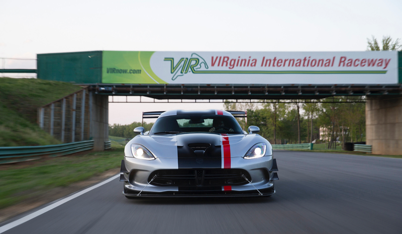 Illustration for article titled 2016 Dodge Viper ACR: The Unscripted Racer Review